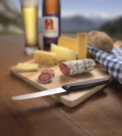 Victorinox Swiss Classic Tafelmessenset - 11cm - 3-delig - Zwart - Gekarteld - RVS En Kunststof 8 Victorinox Swiss Classic Tafelmessenset - 11cm - 3-delig - Zwart - Gekarteld - RVS En Kunststof -Sola Winkel 1075x1200 3