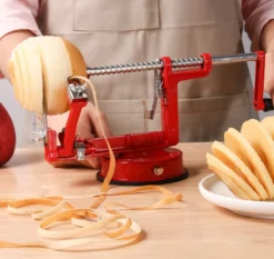 3-In-1 Appelmachine Rood - Appelboor, Appelschiller En Appelsnijder - Fruitsnijder - Groentesnijder - Klokhuis Verwijderaar - Fruitmachine - Keukenapparaat -Sola Winkel 1200x1134 1