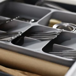 Joseph Joseph Bestek Organizer Uitschuifbaar - Grijs - Sorteervakken & Uitschuifbaar 20 Joseph Joseph Bestek Organizer Uitschuifbaar - Grijs - Sorteervakken & Uitschuifbaar -Sola Winkel 1200x1200 433