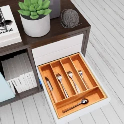 Merkloos Bamboehouten Bestekbak - 5 Compartimenten - 25 X 35 X 6 Cm. - Organizer - 5 Vaks -Sola Winkel 1200x1200 444